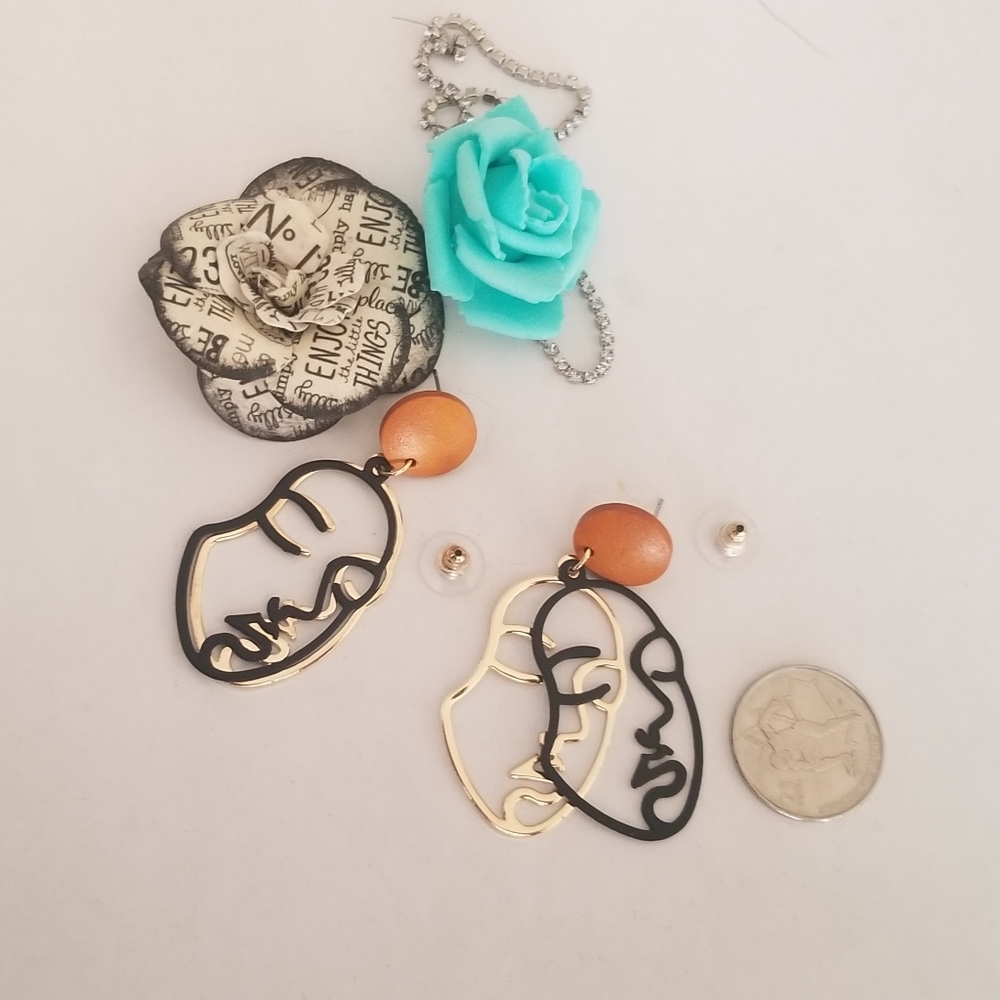 BUNDLE&SAVE beautiful earrings